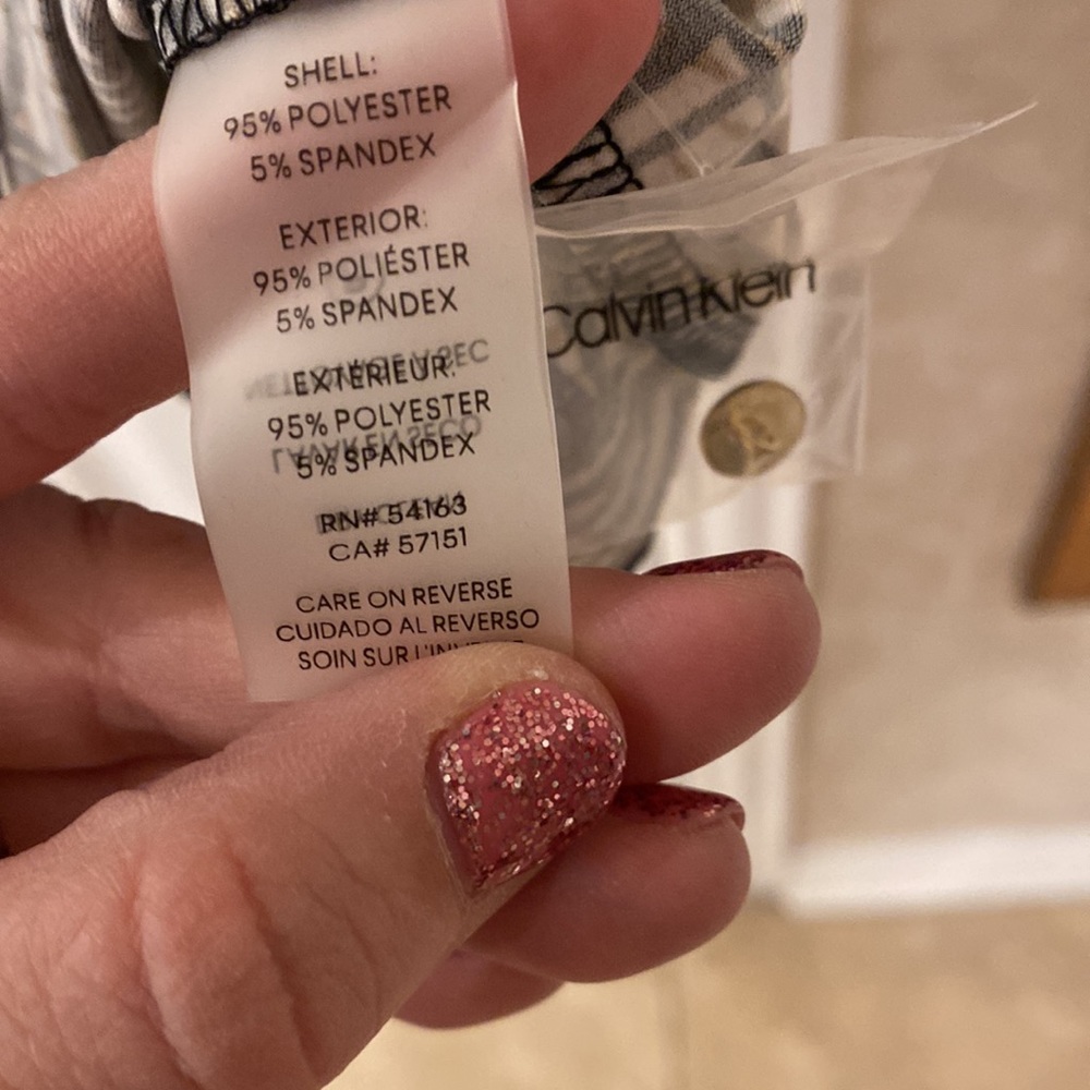 Calvin Klein Shell top - Picture 5 of 6